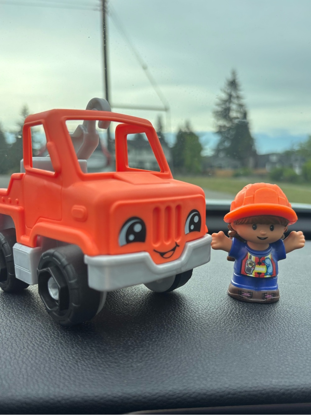 Fisher-Price Orange Tow Truck with Little People Figurine